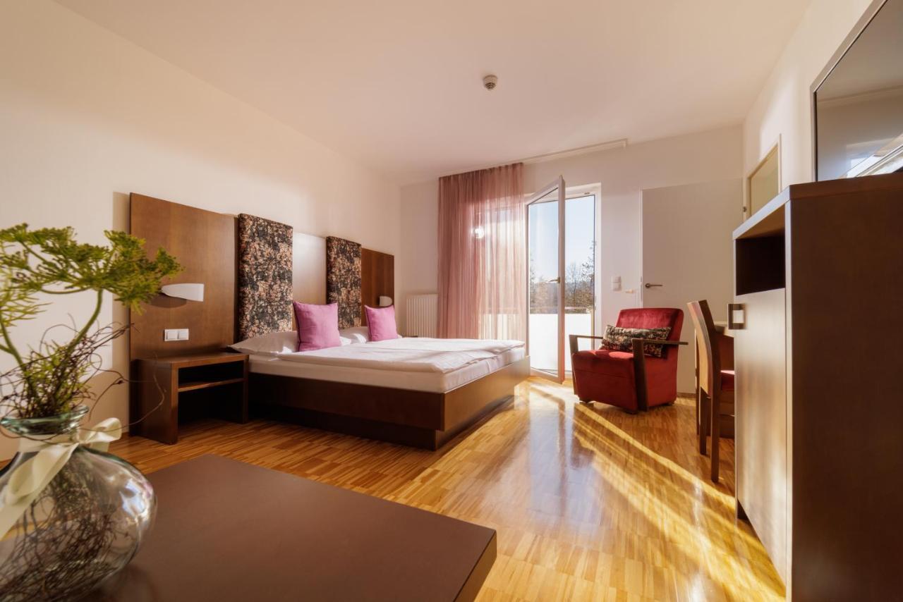 Hotel Garni Toscanina - Adults Only บัดราดเคอร์สบวร์ก ภายนอก รูปภาพ